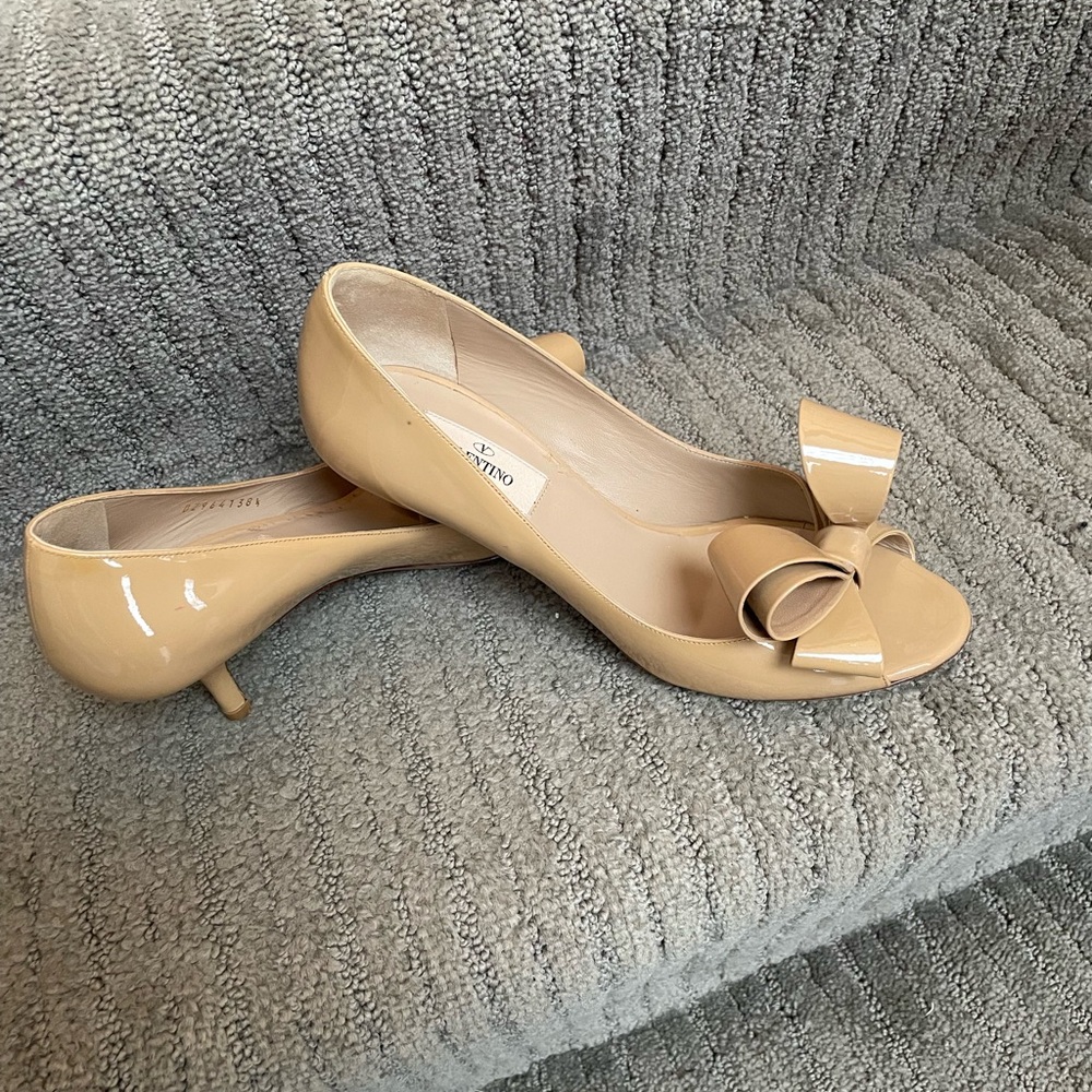 Valentino D’Orsay pump